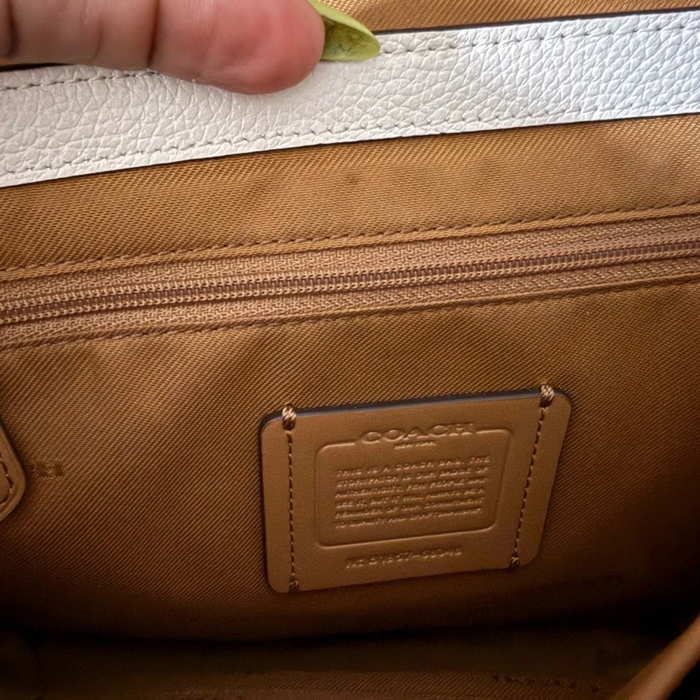 Coach elegant crossbody